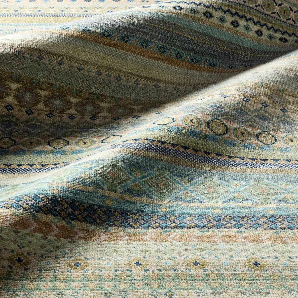 Nisha LIB15 Rug