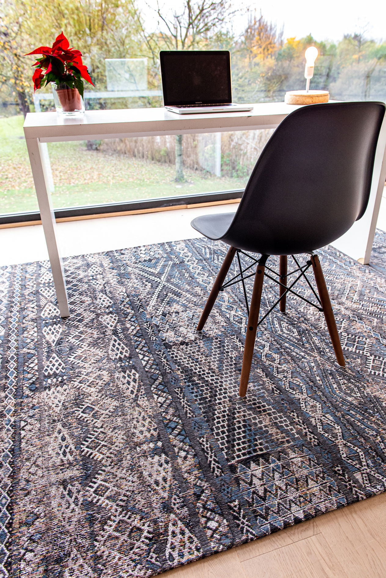 Antiquarian 9113 Black Rabat Rug