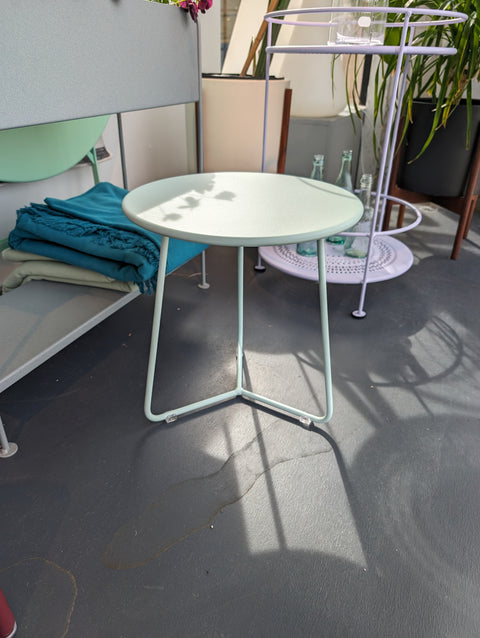 Cocotte Outdoor Side Table in Ice Mint